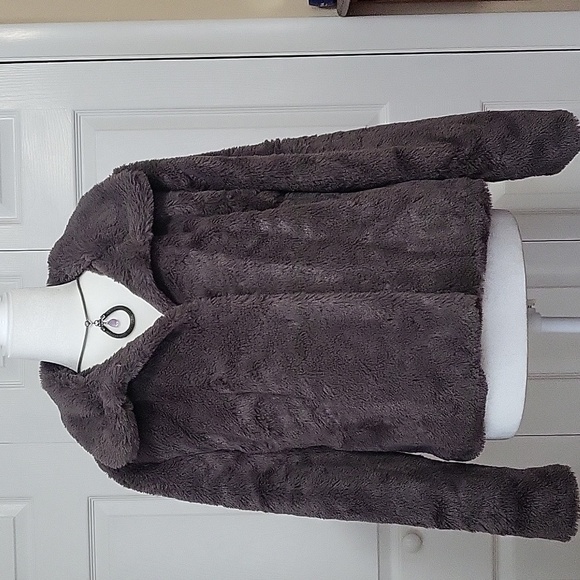 Willow & Root Gray Faux Fur Jacket - Size S - Picture 1 of 11